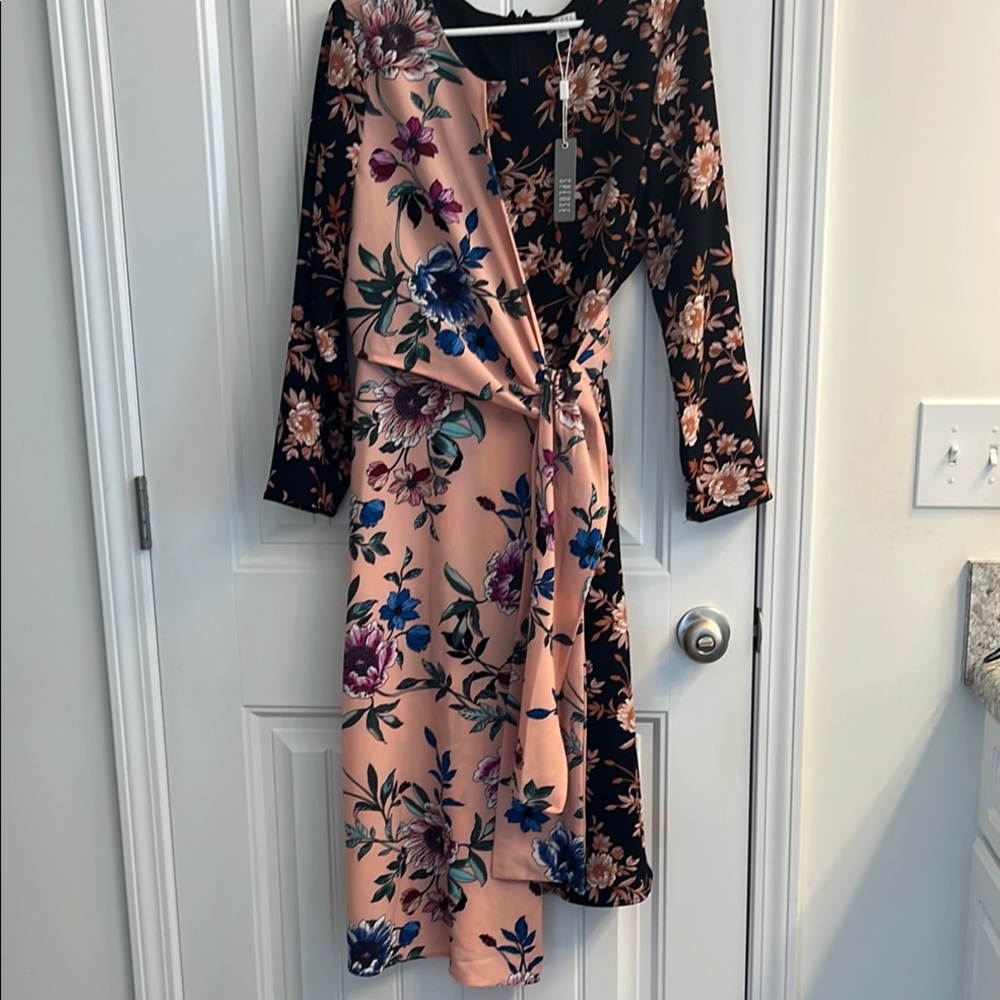 NWOT Spense Long two pattern Sleeve Black and Pink Dress